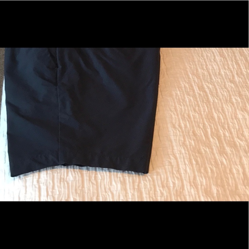 Men’s Calvin Klein Navy Blue Shorts Slim Fit size 34 inseam 9 inches